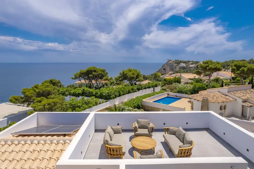 Modern villa with expansive terraces and panoramic sea views in Balcón al Mar, Javea